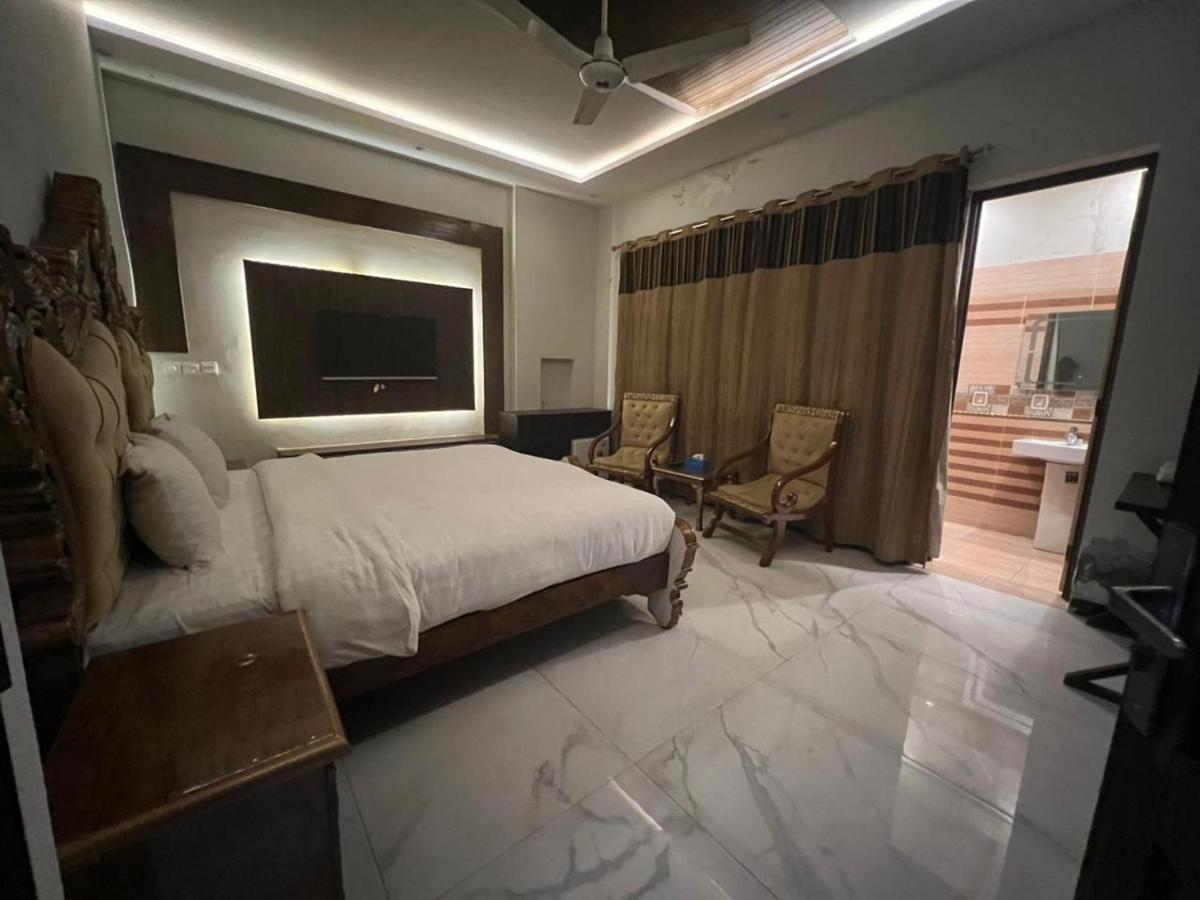 Palm Tree Hotel Lahore Bagian luar foto