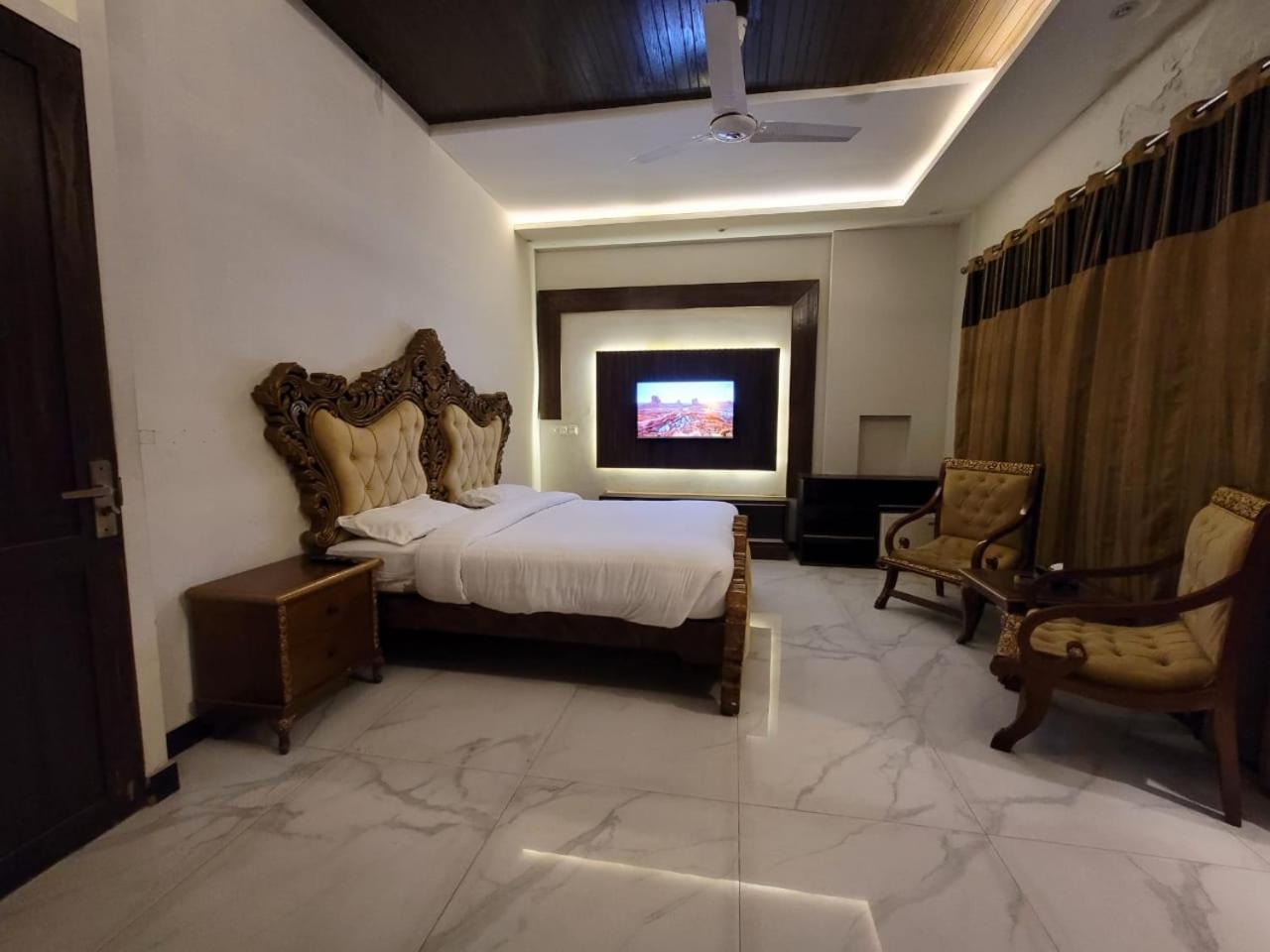 Palm Tree Hotel Lahore Bagian luar foto